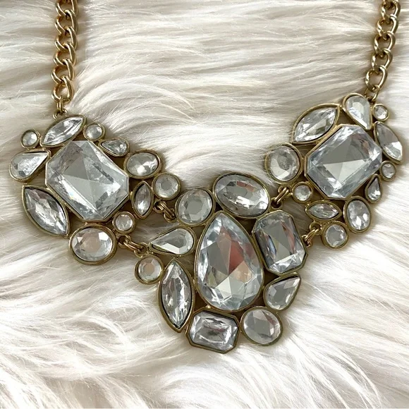 Rhinestone gold necklace - Picture 2 of 4